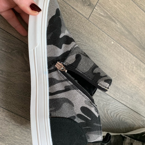 Brand new camo sneakers Shein size euro 39 - Picture 3 of 5